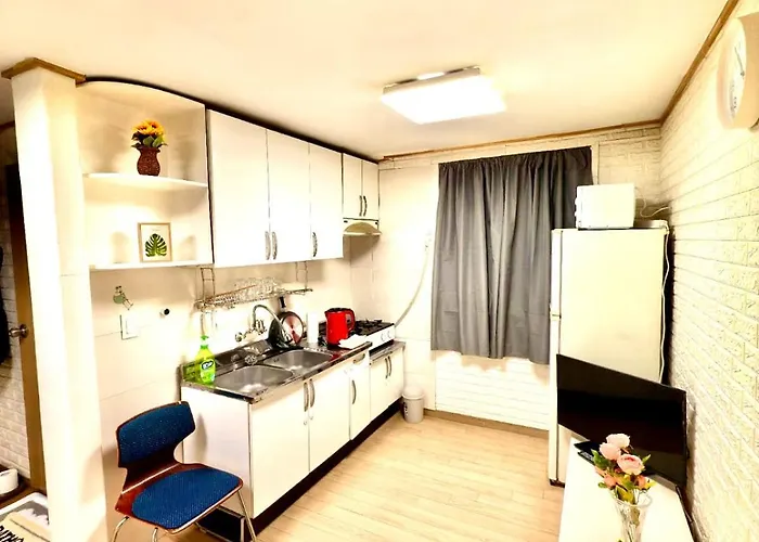 Сasa de vacaciones Private Family Home, 2-bedrooms *
